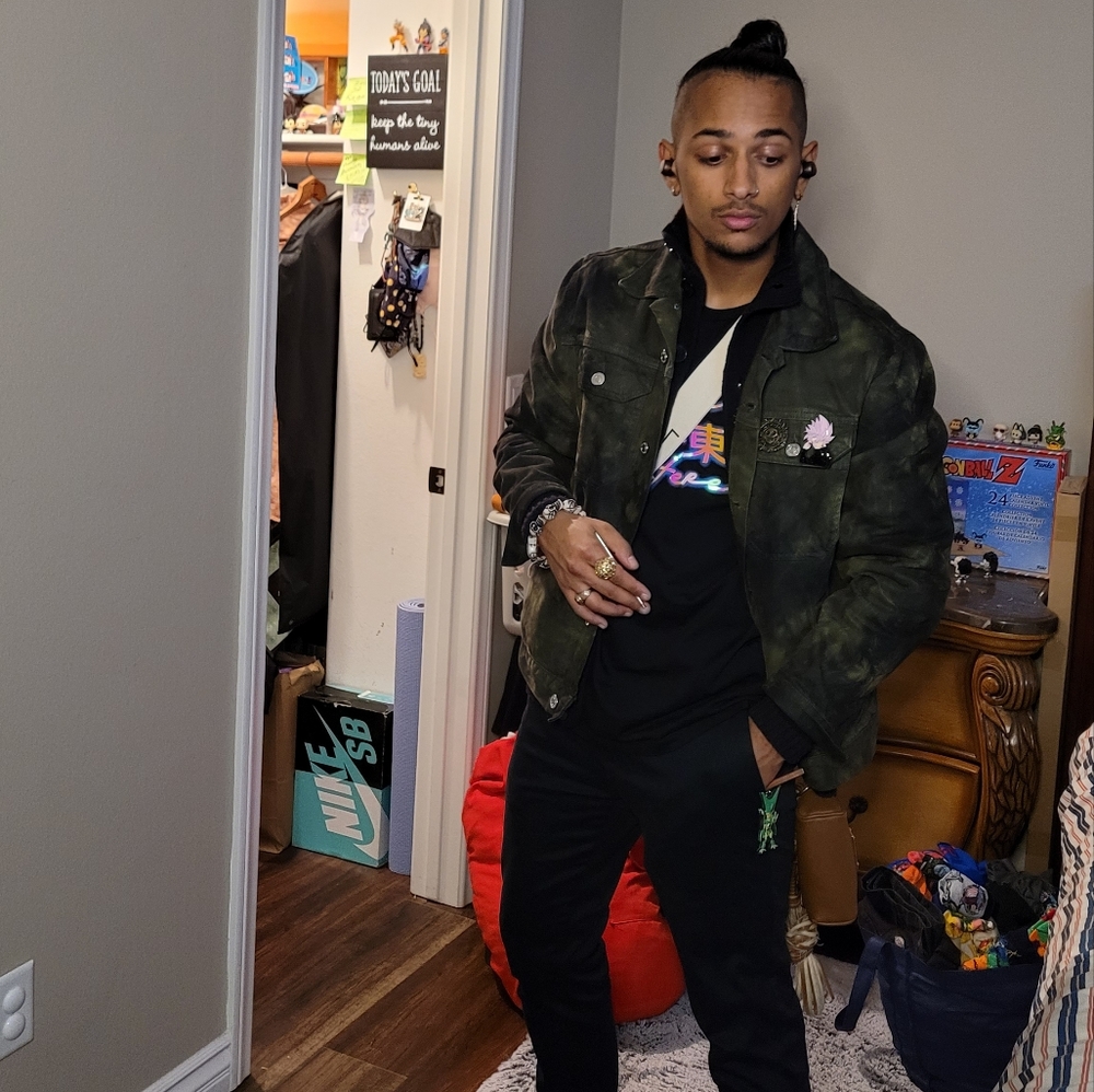 Meet your Posher, Michael 🌺🏝 - Picture 2 of 16